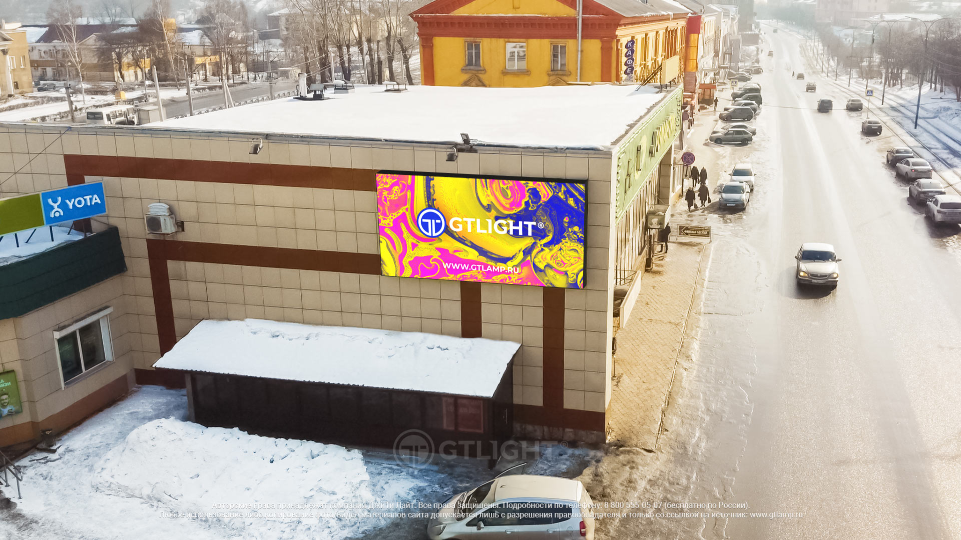 Светодиодный уличный экран на фасад здания, Прокопьевск, ТЦ «Романтик» — ДжиТи Лайт. Россия, фото 2