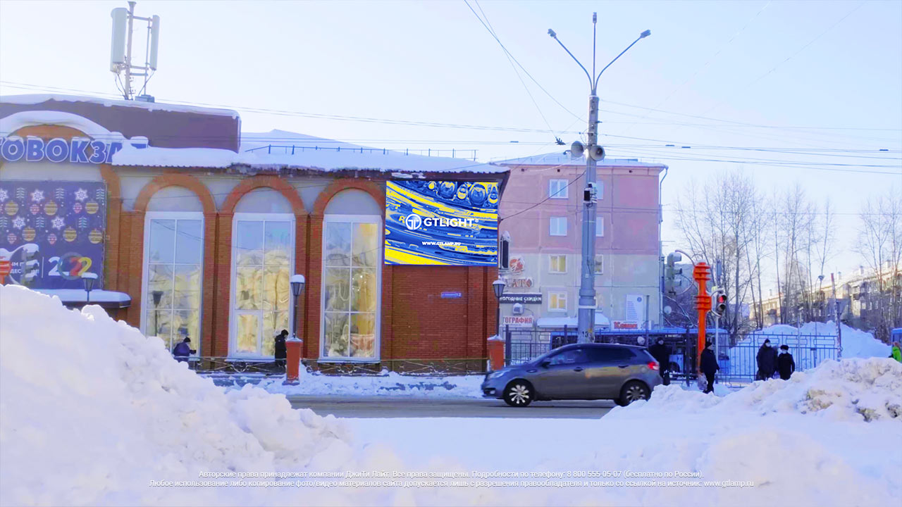 建筑物正面的 LED 室外屏幕，Leninsk-Kuznetsky，Leninsk 广告代理公司, 照片 3